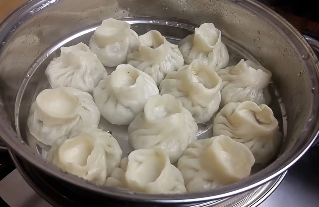 Chicken momos